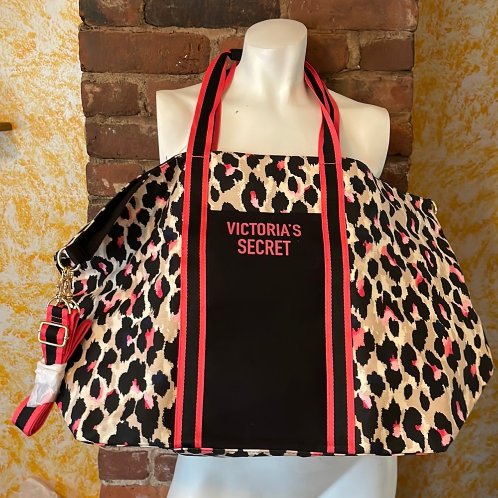 BRAND NEW VICTORIAS SECRET Large Canvas Pink Leopard Print Over Shoulder Bag